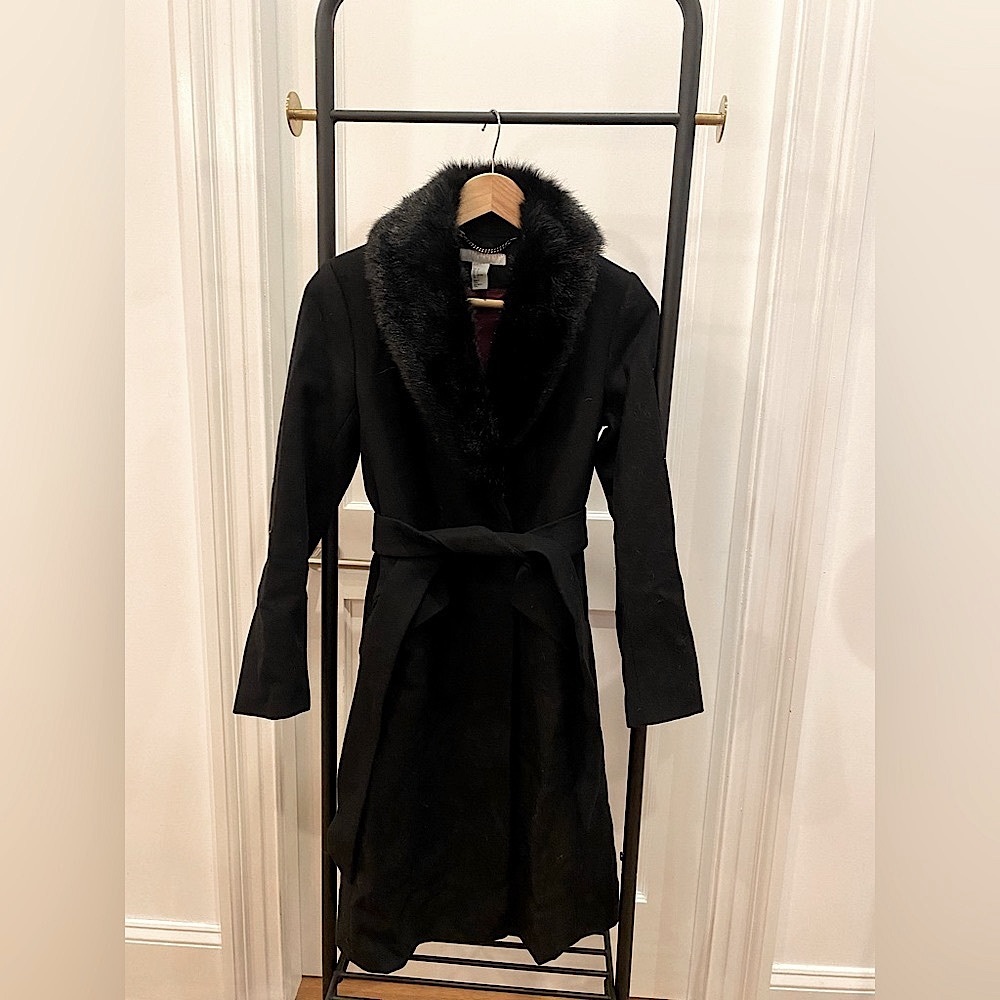 Black winter coat with faux fur colllar